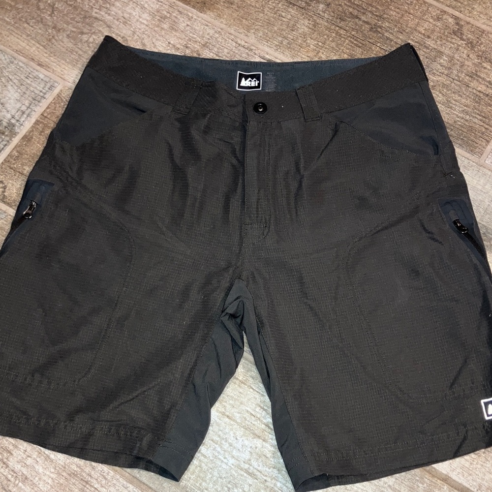 REI Grey/Black Men’s Lightweight Hybrid Hiking Shorts